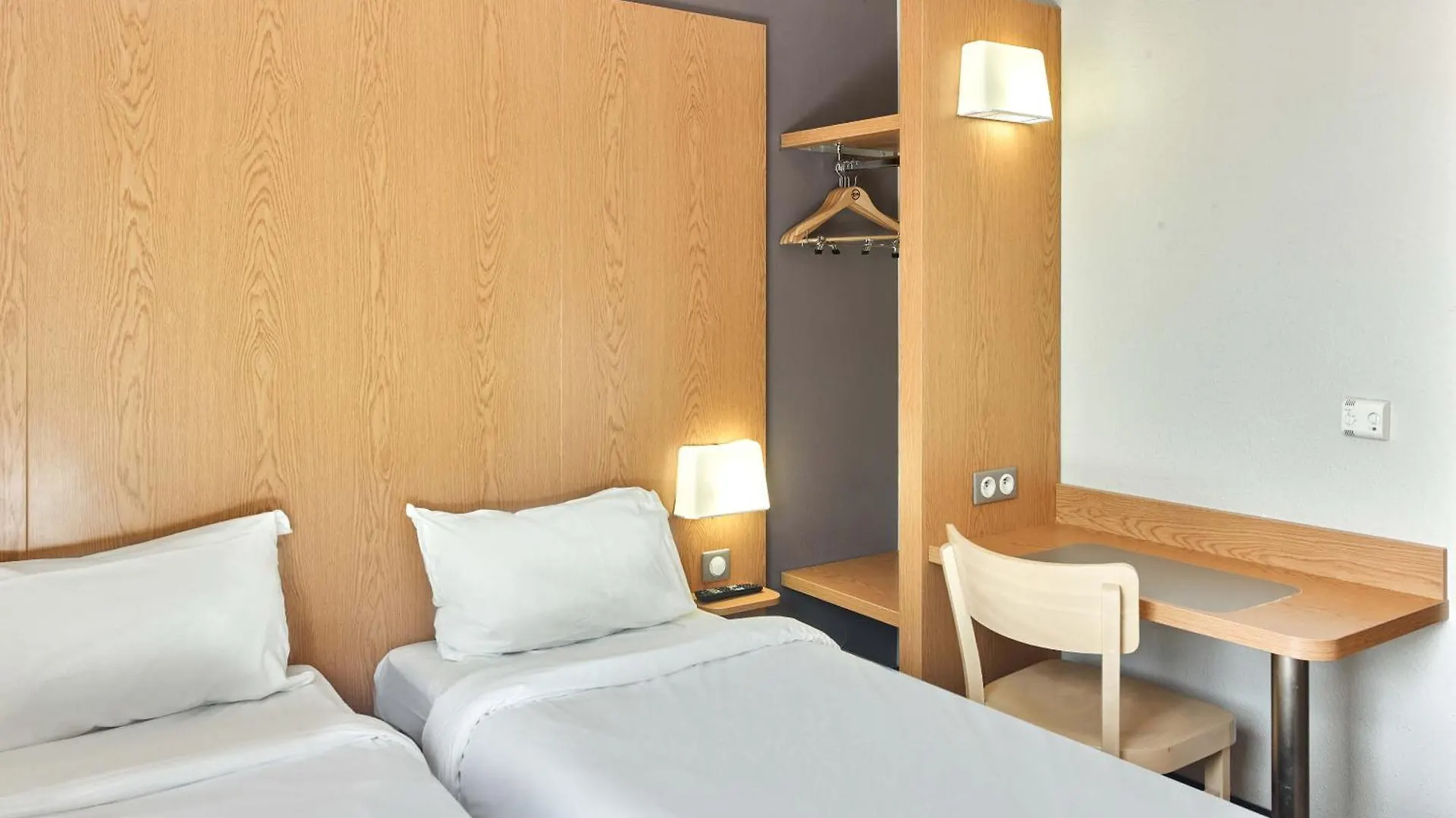 B&B HOTEL Orly Chevilly Marché International