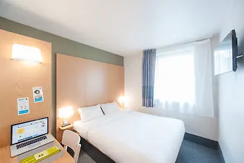 B&B HOTEL Orly Chevilly Marché International