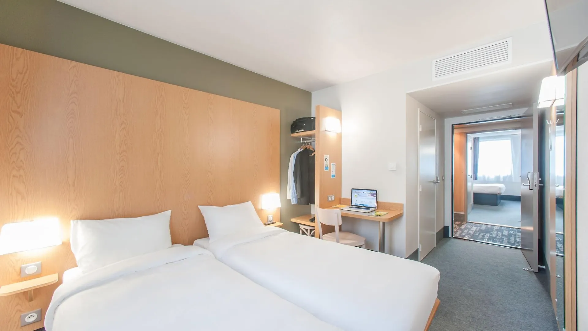 B&B HOTEL Orly Chevilly Marché International